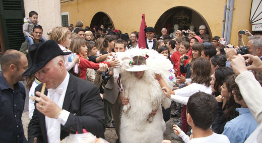 Momento de las fiestas de Sant Joan