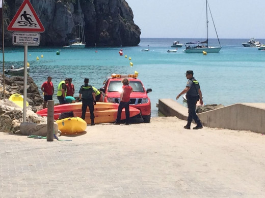 (Ampliación) Aparece muerta una mujer en Cala en Porter