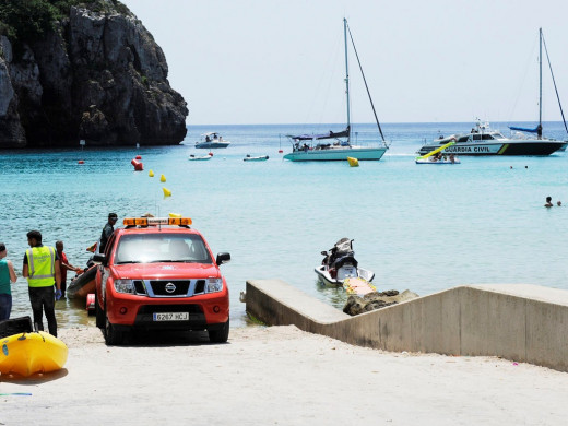 (Ampliación) Aparece muerta una mujer en Cala en Porter