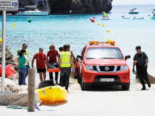 (Ampliación) Aparece muerta una mujer en Cala en Porter