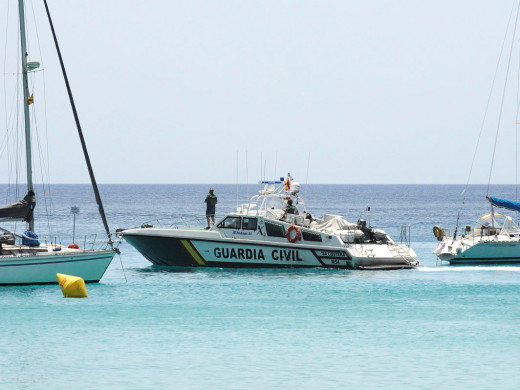 (Ampliación) Aparece muerta una mujer en Cala en Porter