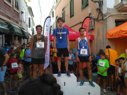 (Galería de fotos) Gran fiesta del atletismo en Es Mercadal