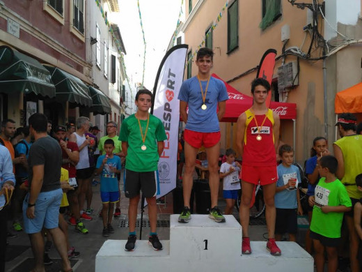 (Galería de fotos) Gran fiesta del atletismo en Es Mercadal