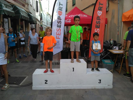 (Galería de fotos) Gran fiesta del atletismo en Es Mercadal