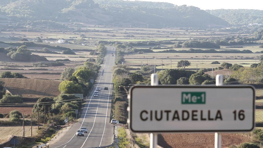 Carretera Me-1 en su tramo entre Ferreries y Ciutadella