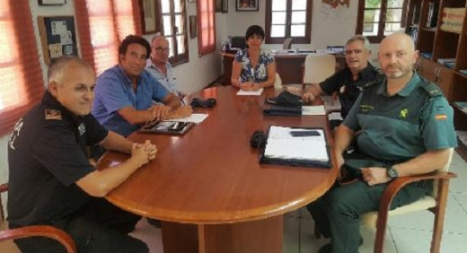 Imagen de la reunión en el Ayuntamiento de Ciutadella