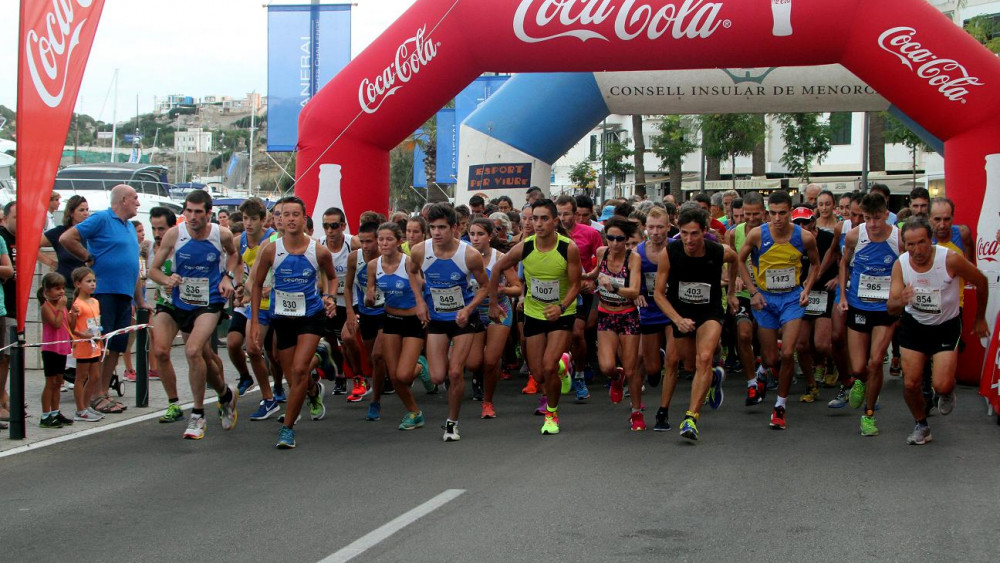 Momento de la salida de la carrera absoluta (Fotos. deportesmenorca.com)