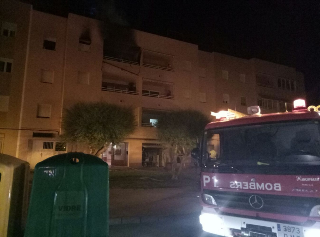 Imagen del incendio captado por la Policía Local de Ciutadella.