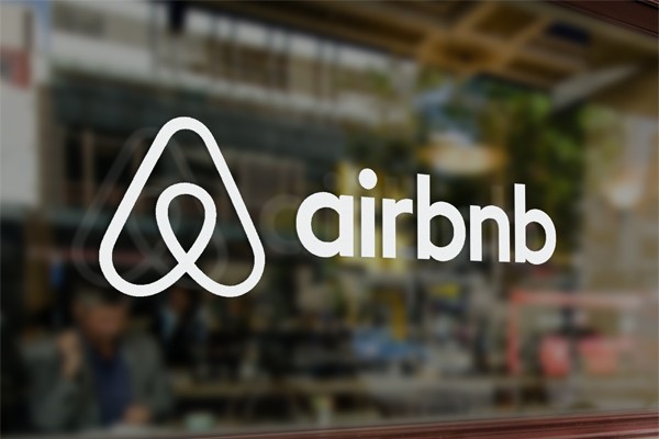 Logotipo de Airbnb.