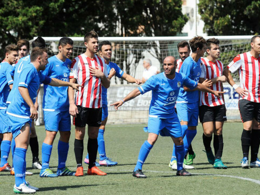 (Fotos) El Mercadal arranca con derrota