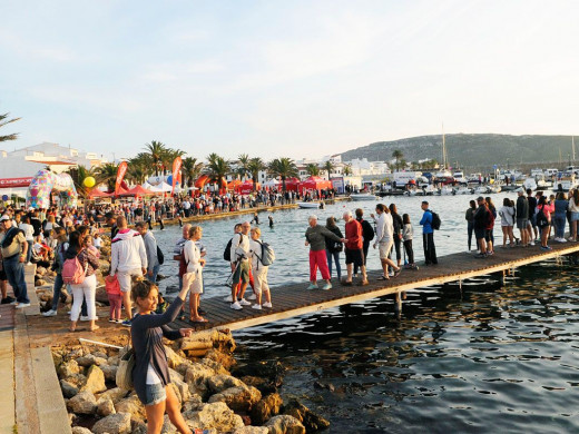 (Fotos) Culto al triatlón en Fornells