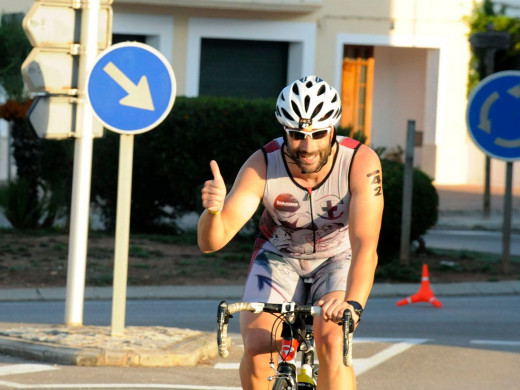 (Fotos) Culto al triatlón en Fornells