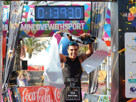 (Fotos) Culto al triatlón en Fornells