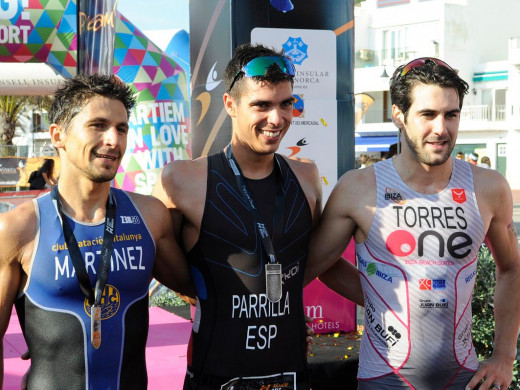 (Fotos) Culto al triatlón en Fornells