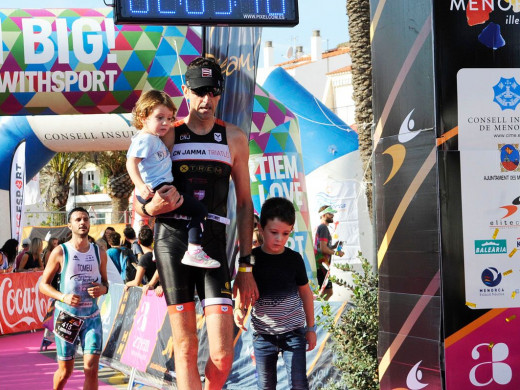 (Fotos) Culto al triatlón en Fornells