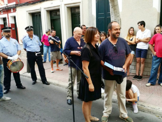 (Fotos) “Berenar” y salida del pregonero popular en Maó bajo la amenaza de lluvia