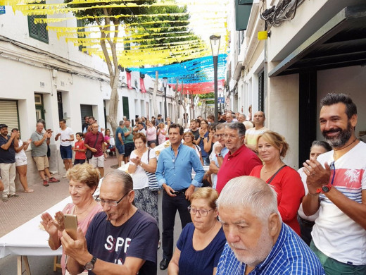 (Fotos) “Berenar” y salida del pregonero popular en Maó bajo la amenaza de lluvia