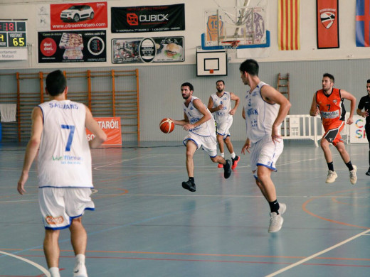 (Fotos) El Bàsquet Menorca se derrumba en el último cuarto