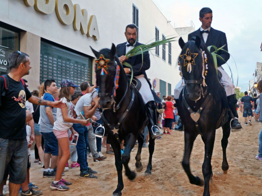 (Fotos y vídeo) Ses corregudes al galope