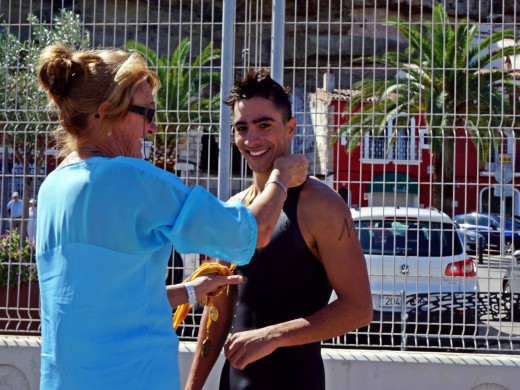 (Vídeo y galería de fotos) Joshua Torres y Tita Llorens reinan en la travesía del puerto de Maó