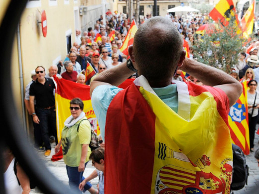 (Fotos) Centenares de personas se manifiestan en Menorca por la unidad de España