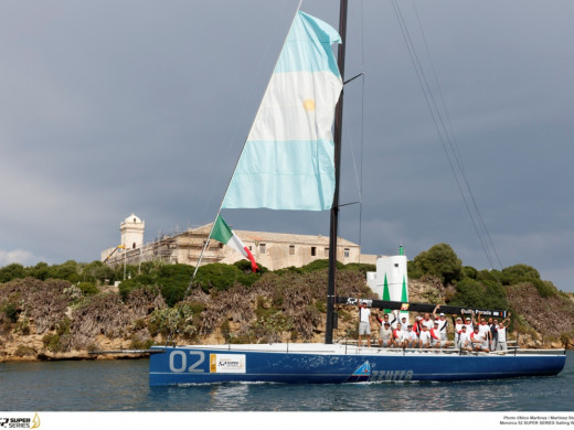 La falta de viento da al Azzurra el mundial de 52 Superseries