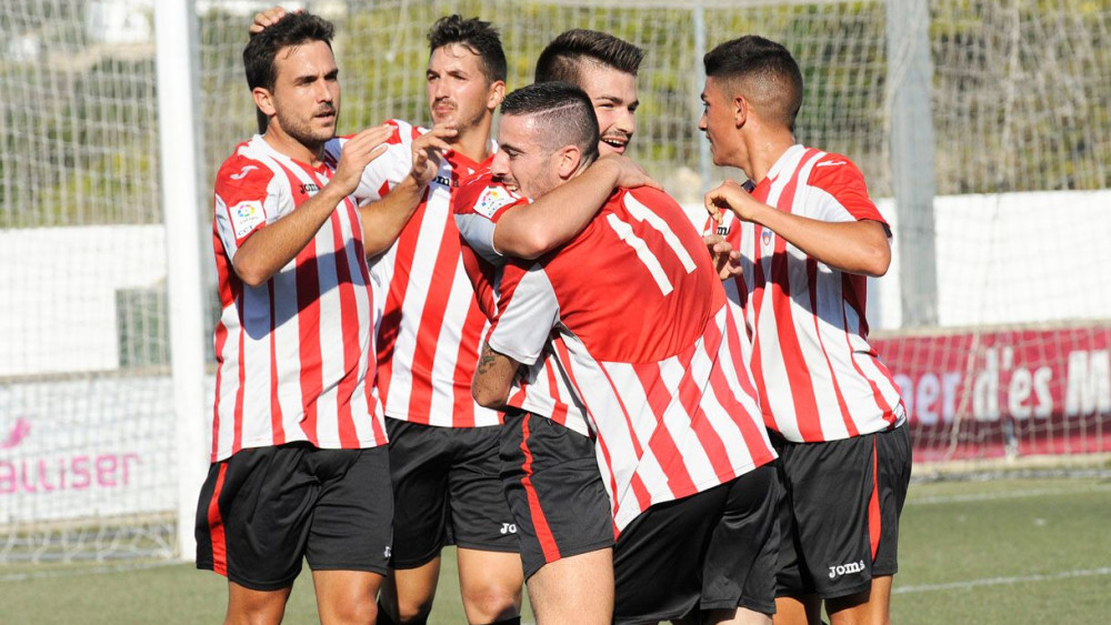 Celebración del gol de Elliot (Fotos: Tolo Mercadal)