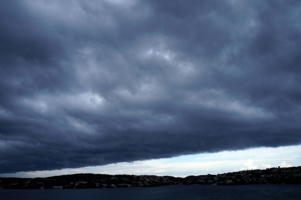 Cielo tapado en la Isla (Foto: Ferrán Herrera)