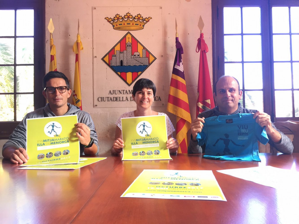 Momento de la presentación en el Ajuntament de Ciutadella.