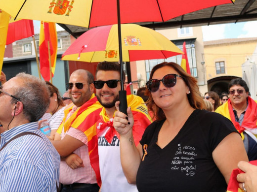 (Fotos y vídeo) Y cientos de personas más por la unidad de España