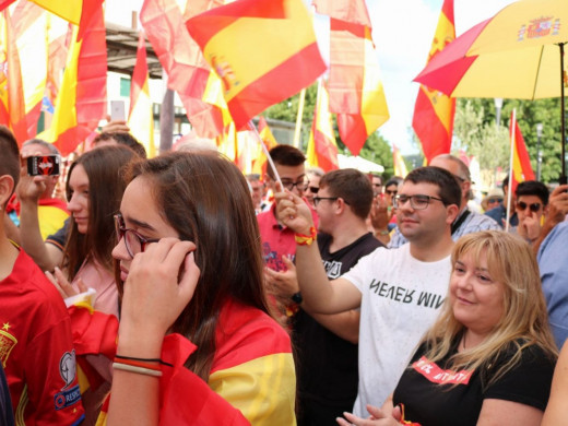 (Fotos y vídeo) Y cientos de personas más por la unidad de España