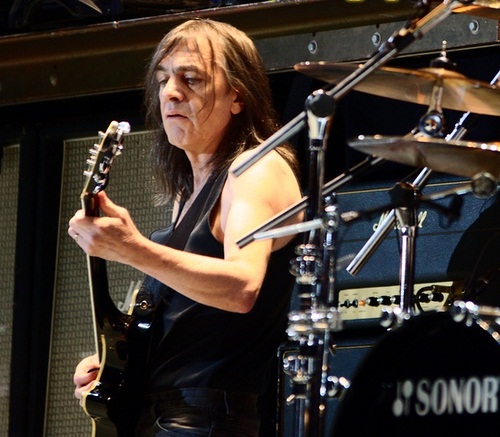 Malcolm Young, en un concierto del año 2010.