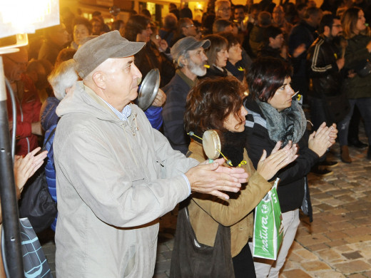 (Galería de fotos) Cacerolas para exigir la libertad de los políticos catalanes