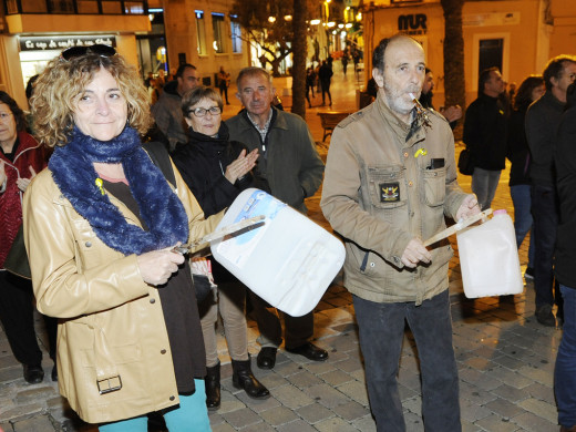 (Galería de fotos) Cacerolas para exigir la libertad de los políticos catalanes