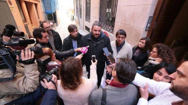 Imagen a las puertas de la sede del PSIB después de la reunión de esta mañana.