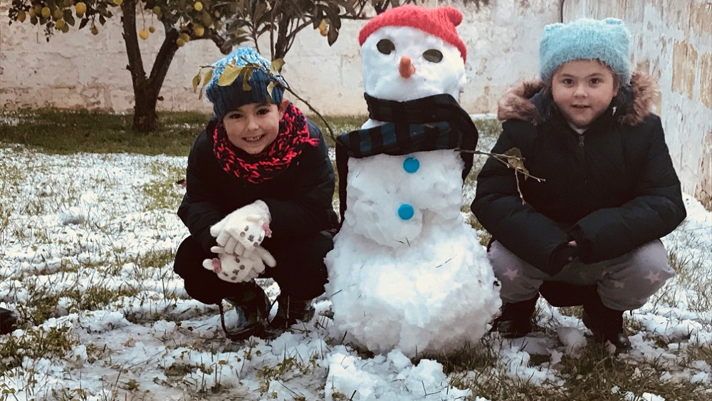 Los niños, los que más han disfrutado con la nieve (Fotos: Diana Alonso):