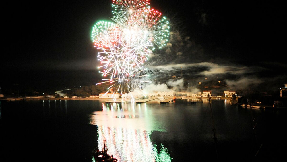 Imagen de los fuegos artificiales (Fotos: Tolo Mercadal)