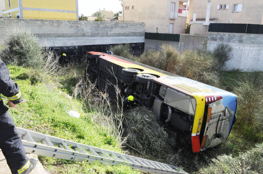 Imagen del autobús accidentado (Foto: Tolo Mercadal)