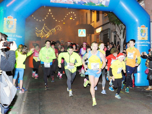 (Fotos) San Silvestre de fiesta en Alaior