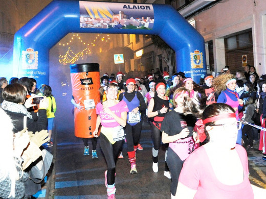 (Fotos) San Silvestre de fiesta en Alaior