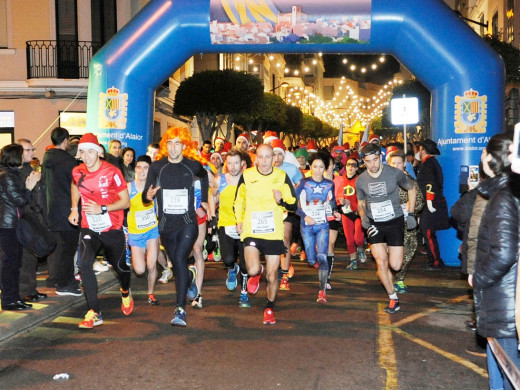 (Fotos) San Silvestre de fiesta en Alaior