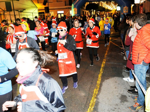 (Fotos) San Silvestre de fiesta en Alaior