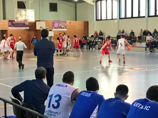 (Fotos) El Bàsquet Menorca lanza un aviso a la liga