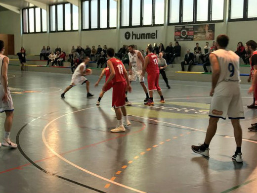 (Fotos) El Bàsquet Menorca lanza un aviso a la liga