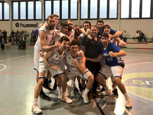 (Fotos) El Bàsquet Menorca lanza un aviso a la liga