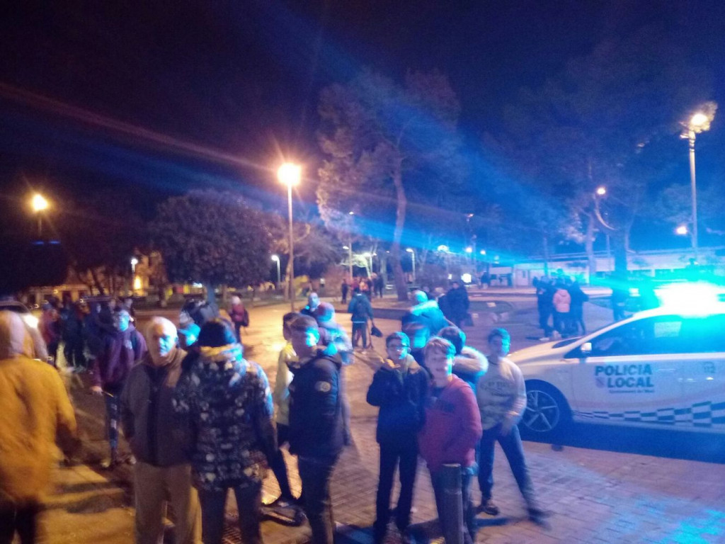 El incidente ha generado un gran revuelo en la plaza (Foto: Cadena Ser Menorca)