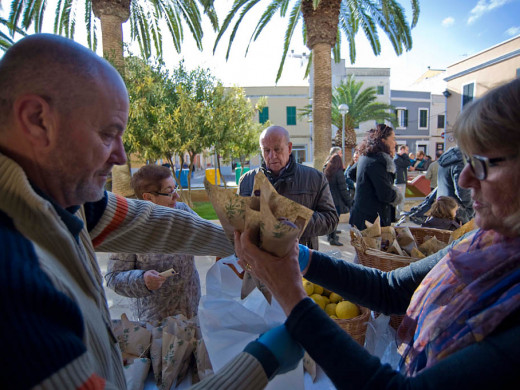 (Galería de fotos) La emotividad de los “Tres Tocs” cautiva a Ciutadella