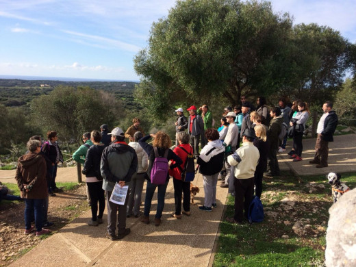 (Fotos) Un Sant Antoni talayótico y con aceite