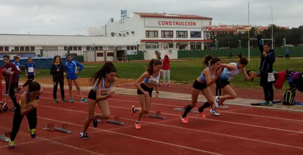 Salida de la prueba de los 60 metros femeninos (Fotos: Andrés Pulido)