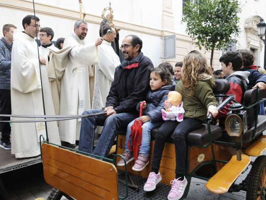 (Galería de fotos) El centro de Mahón y Sant Climent se llenan de animales por Sant Antoni